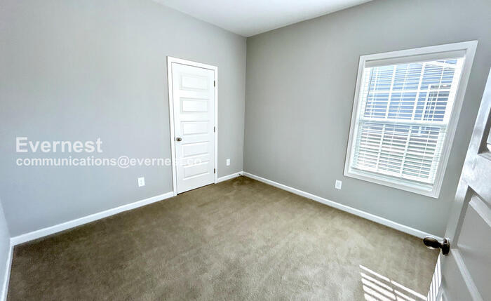 Building Photo - 1020 Echo Rdg Rd