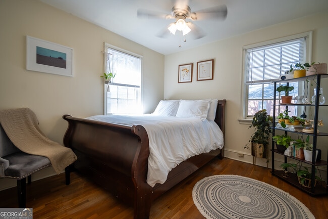 Building Photo - 118 University Dr