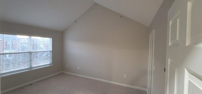 Building Photo - 13 McMartin Ct