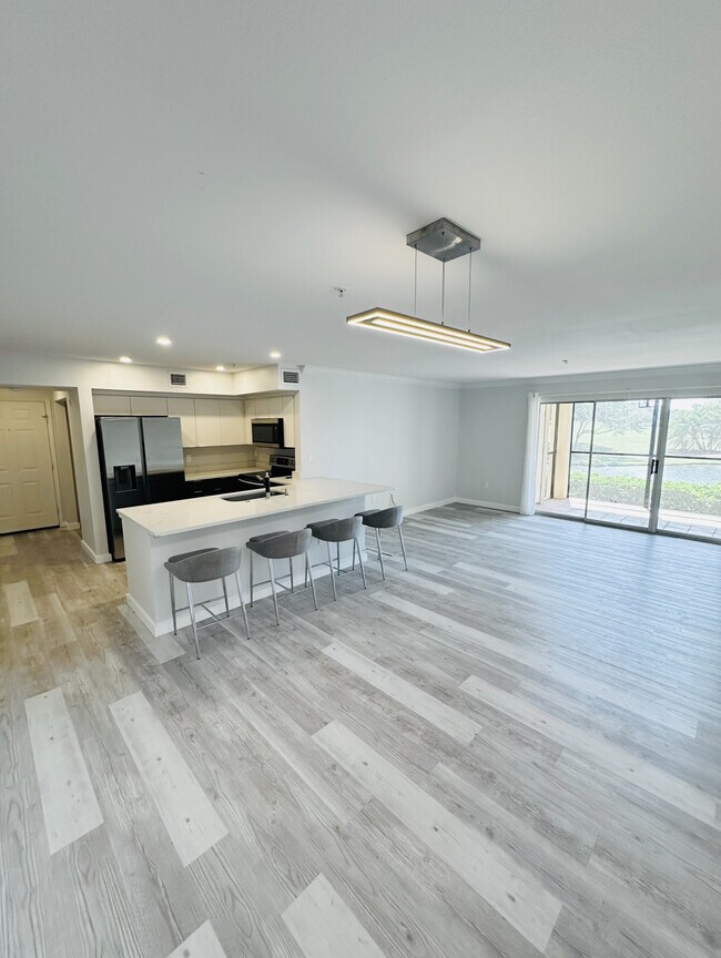 Building Photo - 2400 Feather Sound Dr