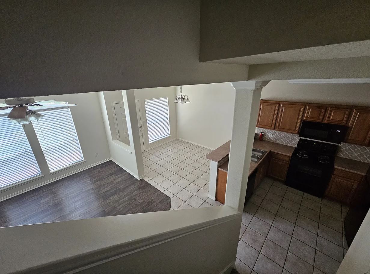 Building Photo - 1001 Krenek Tap