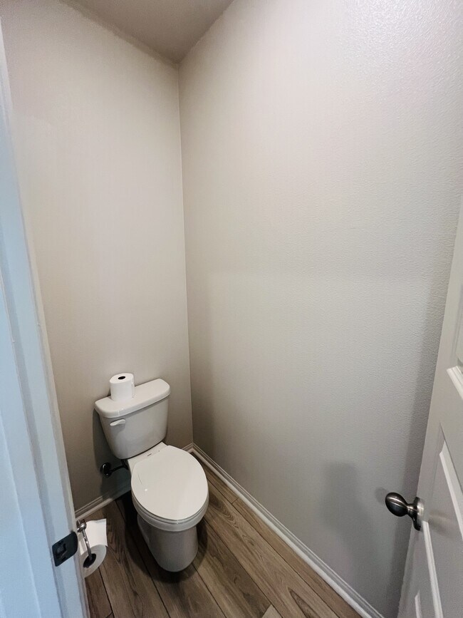 Building Photo - 40383 Birchfield Dr