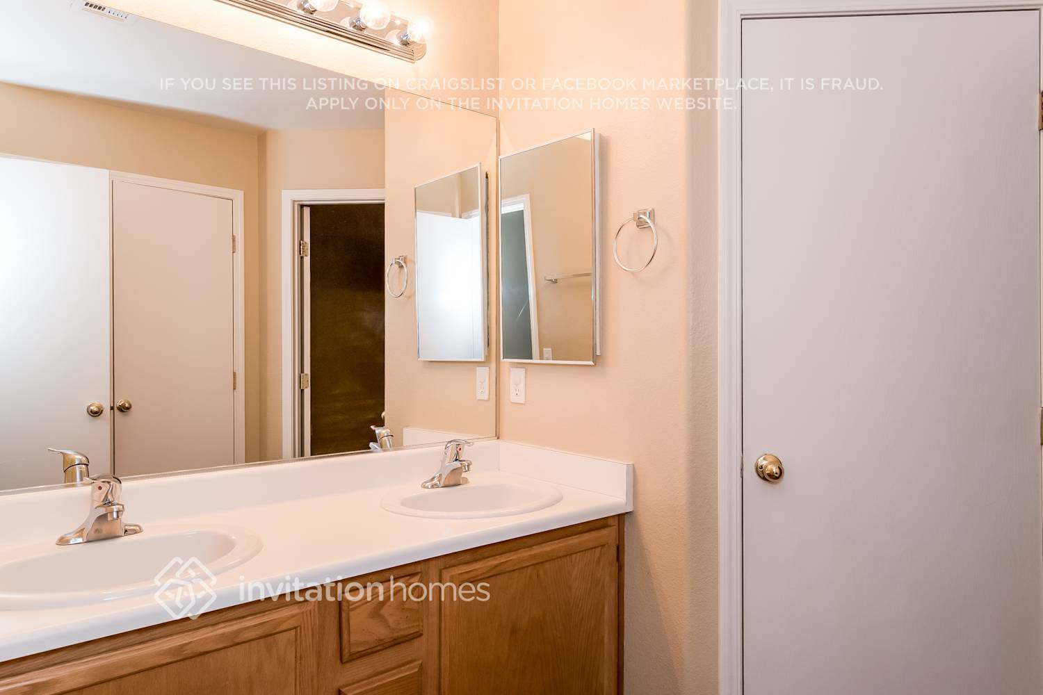 Building Photo - 2400 Boca River Dr