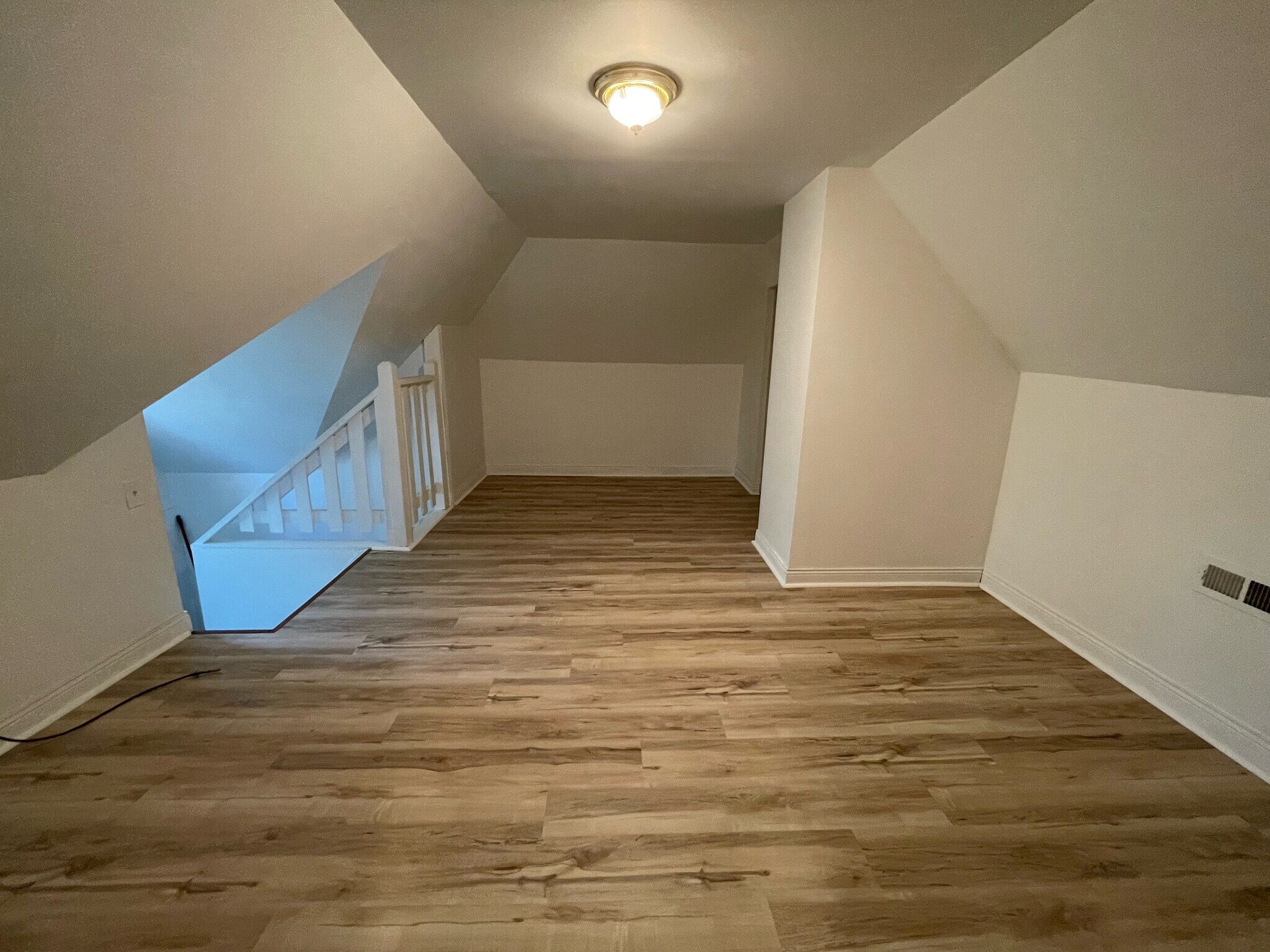 2nd flr - 240 Sawyer Ave