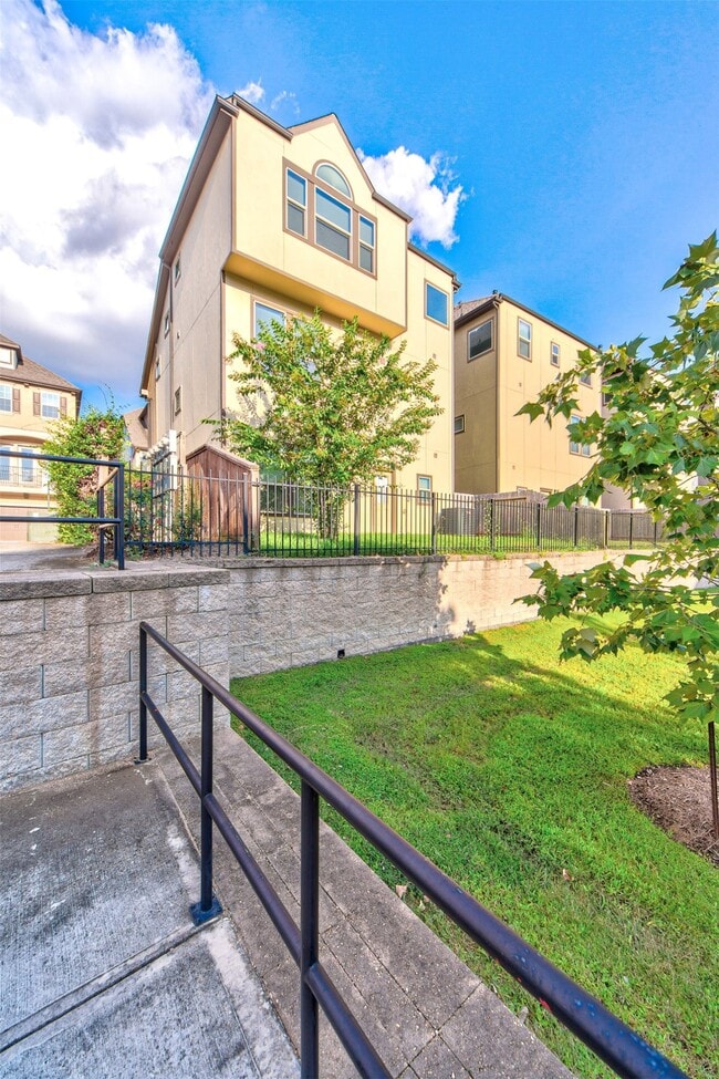 Building Photo - 12258 Oxford Cres Cir