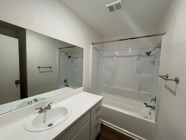 Building Photo - 9010 Tobias Ave