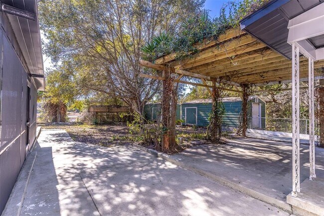 Building Photo - 16880 SE 63rd Ln