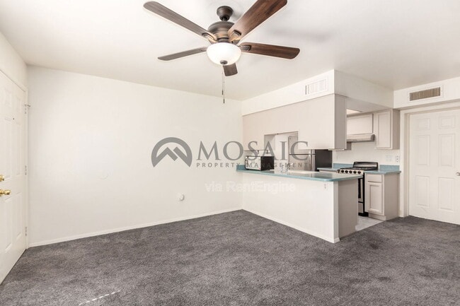 Building Photo - 461 W Holmes Ave