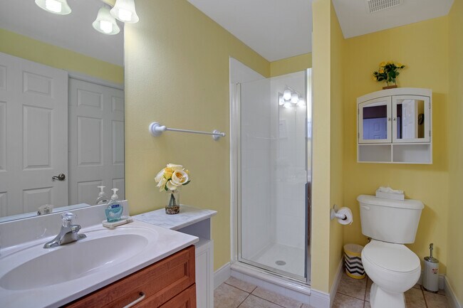 Building Photo - 125 Pulsipher Ave