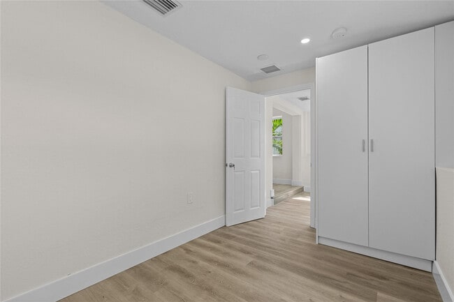 Building Photo - 2941 NW 11th Ct