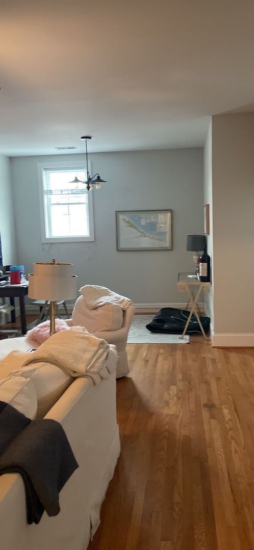 Building Photo - Main128-130