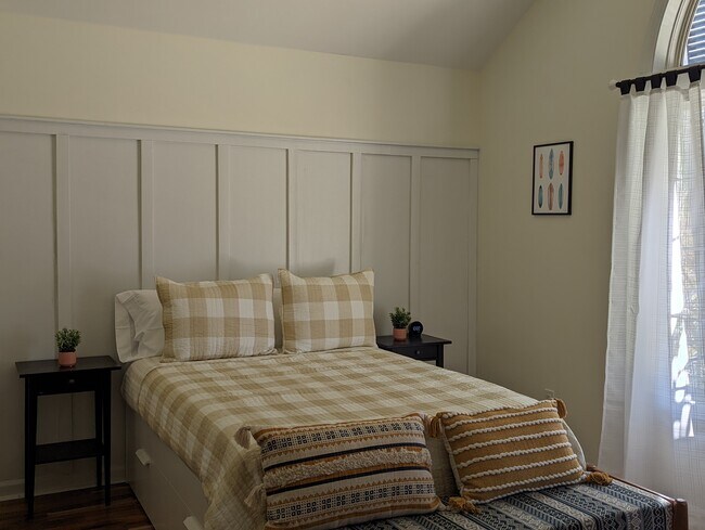 Building Photo - 211 Palmer Way