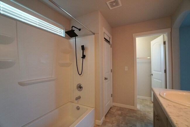 Building Photo - 3254 Thunderchief Hts