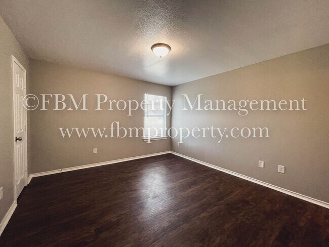 Building Photo - 1514 Drexal Dr