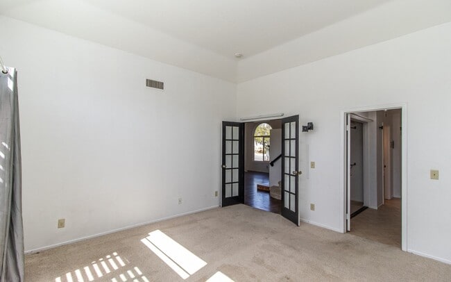 Building Photo - Updated Rancho Del Oro 3 bedroom 2 bath home