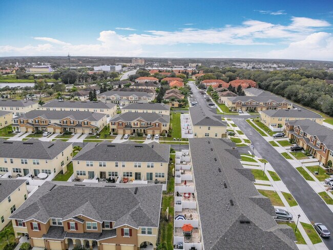 Building Photo - 5142 Adelaide Dr