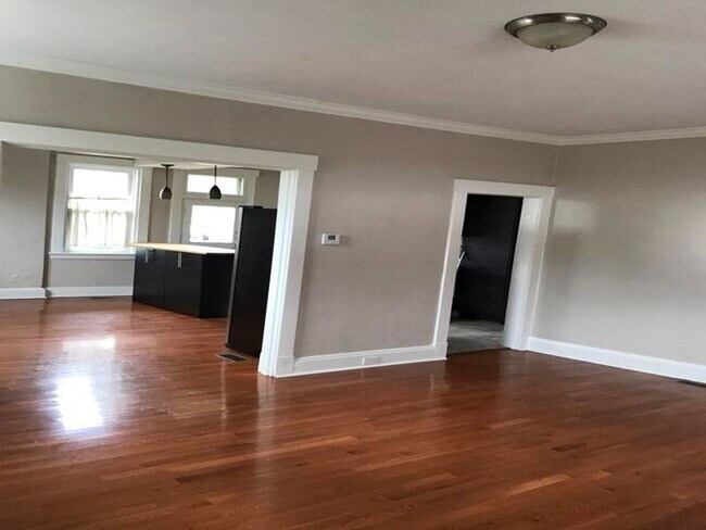 Building Photo - Available June 2026 - Gorgeous Mt. Washington Home w/ Lots of Charm!