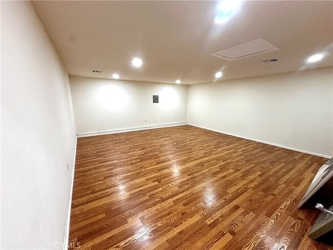 Building Photo - 18562 Stare St