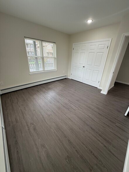 Bedroom #1 - 14 Brook St