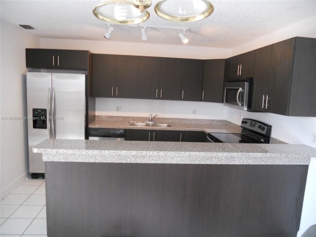 Building Photo - 129 San Remo Blvd