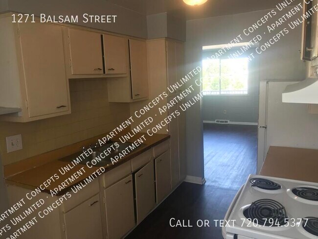 Building Photo - 1271 Balsam St