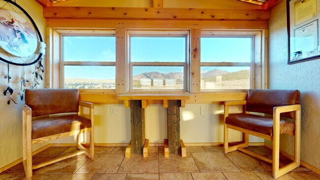 Building Photo - Beautiful Home on 10 Private Acres