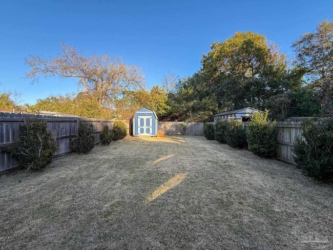 Building Photo - 1006 N D St