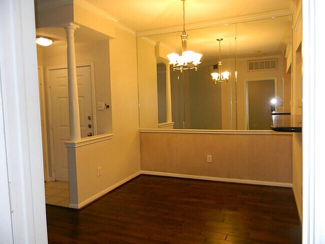 Building Photo - 1330 Old Spanish Trl