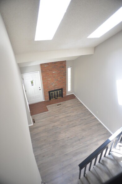 Building Photo - 2862 W Long Dr