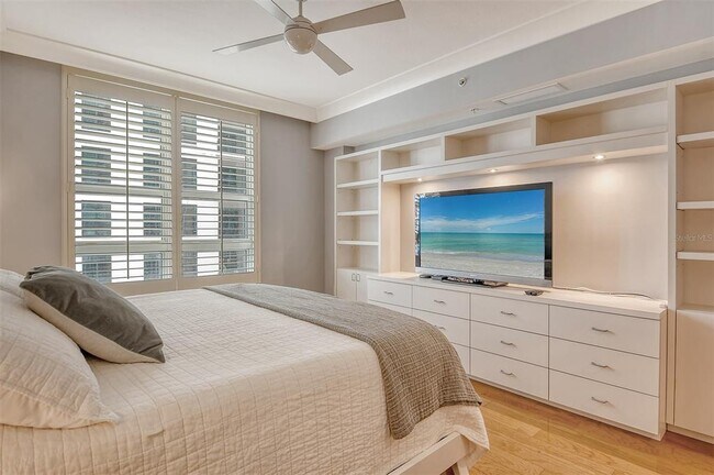 Building Photo - 1350 Main St