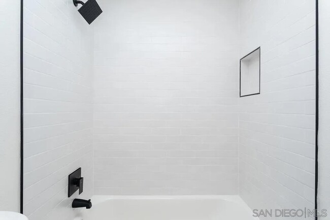 Building Photo - 1642 C Ave