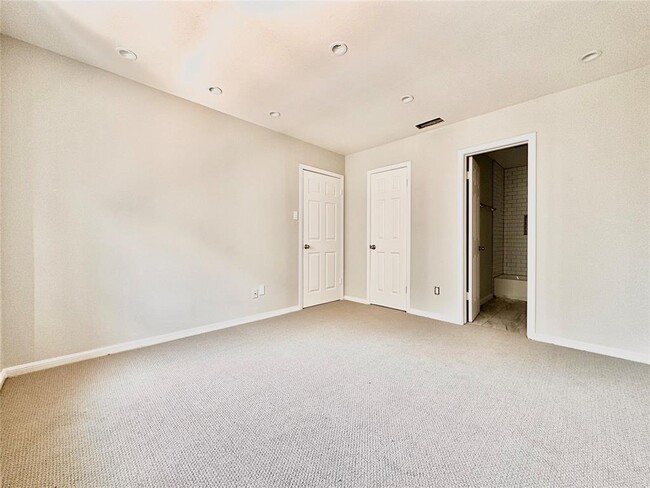 Building Photo - 2529 Rio Grande St