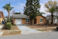 Building Photo - Beautifully Updated 2 bed 2 bath in  Seven Springs