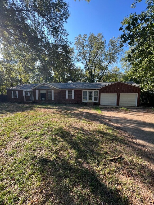 Building Photo - 4517 Bullen St