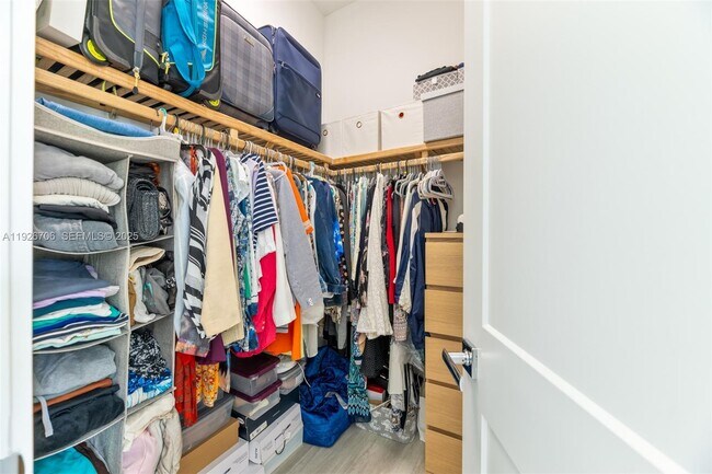 Building Photo - 3098 Gin Berry Way