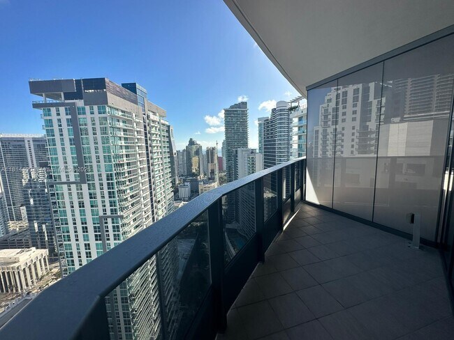 Building Photo - 1000 Brickell Plaza