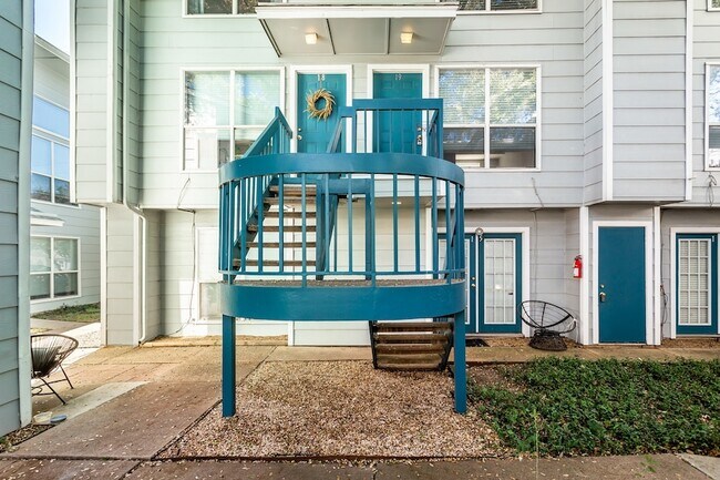 Building Photo - 1901 N Fitzhugh Ave