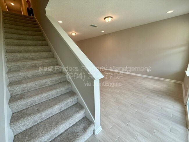 Building Photo - 427 Brandon Lks Dr