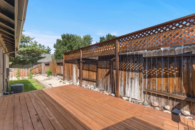 Building Photo - 145 Summerset Dr