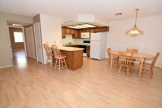 Building Photo - Cozy 2-Bedroom Condo at The Lakes – 2nd Fl...