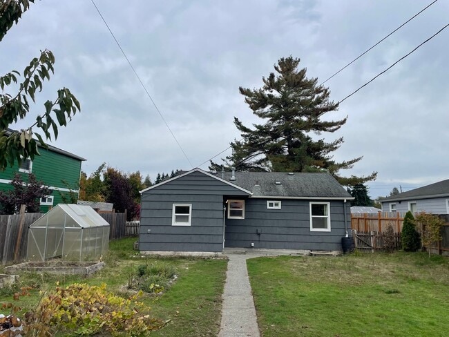 Building Photo - 3833 49th Ave SW