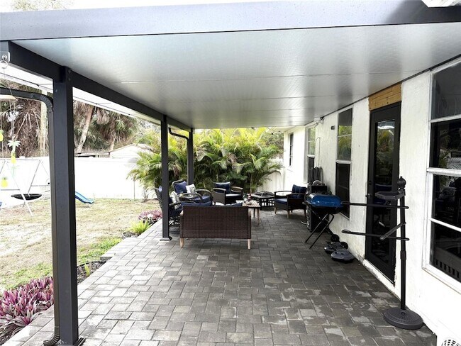 Building Photo - 2122 Winningway St