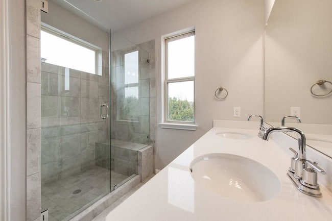 Building Photo - 3240 E Whitestone Blvd