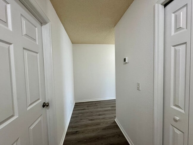 Building Photo - 12644 Somerset Oaks St