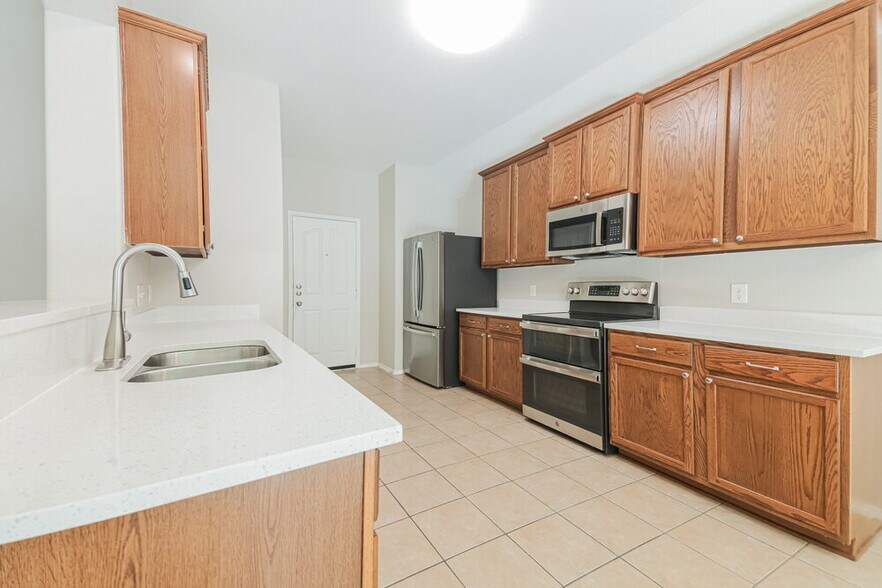 Building Photo - 904 Starling Ln