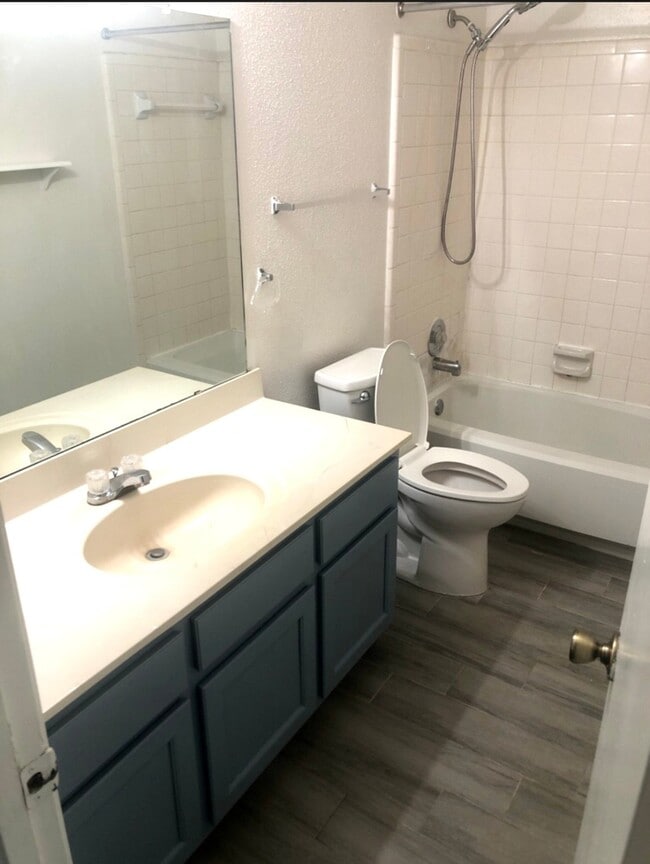 Building Photo - 6456 Kentwick Dr