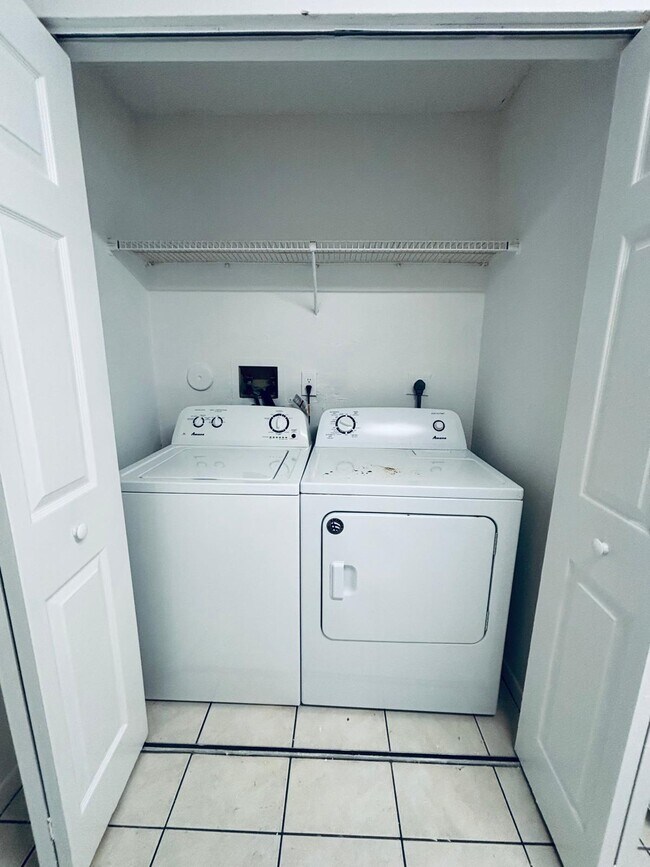 Building Photo - 3453 NW 44th St