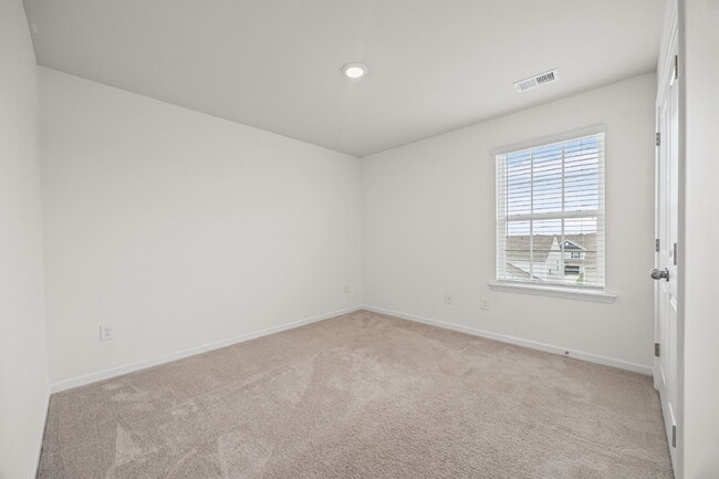 Building Photo - "Spacious 4-Bedroom Home Located In Desirable Walnut Creek Development"