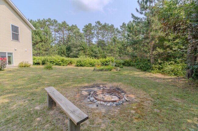 Building Photo - 11821 Lillian Lee Dr