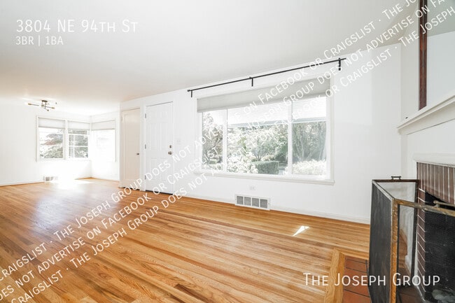 Building Photo - 3804 NE 94th St